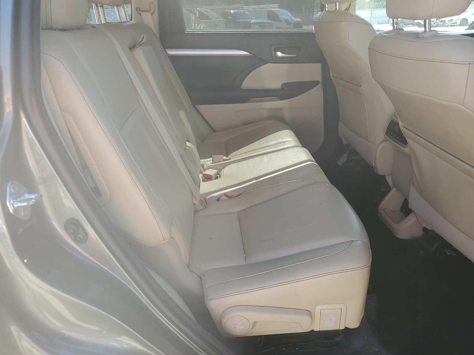 5TDJKRFH5ES063793 2014 Toyota Highlander Xle