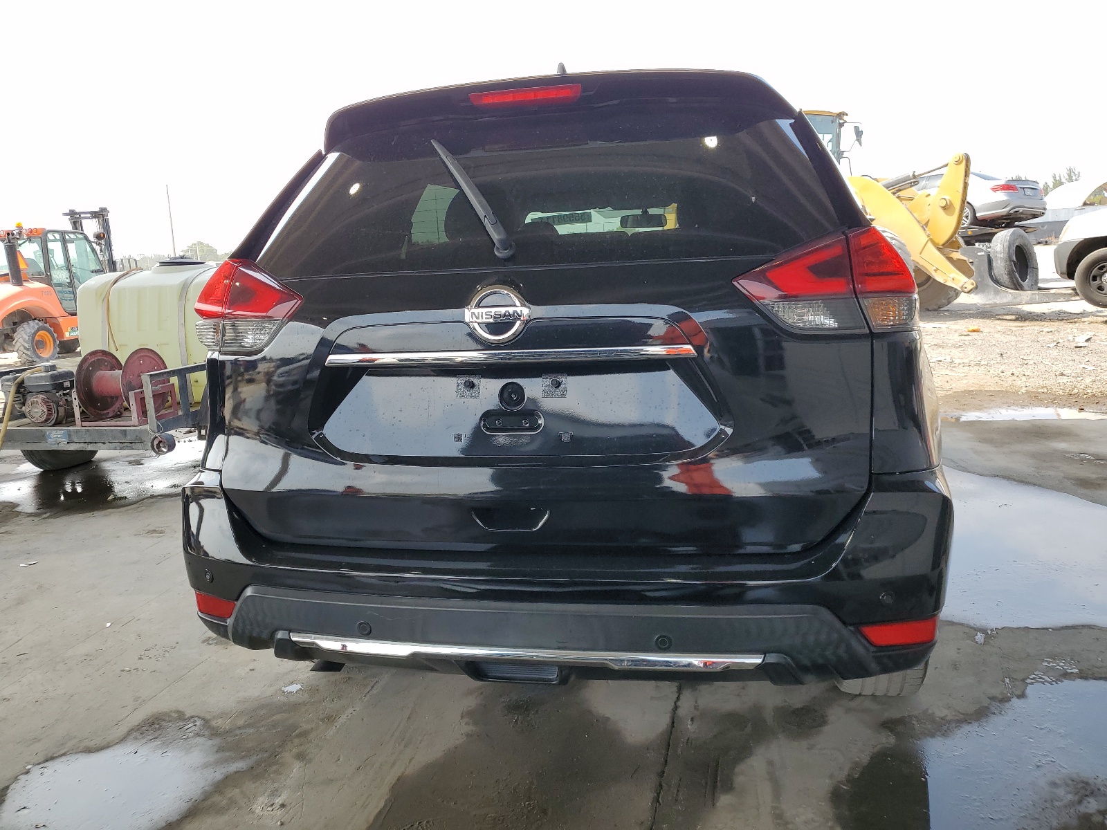 2017 Nissan Rogue S vin: KNMAT2MT7HP514717