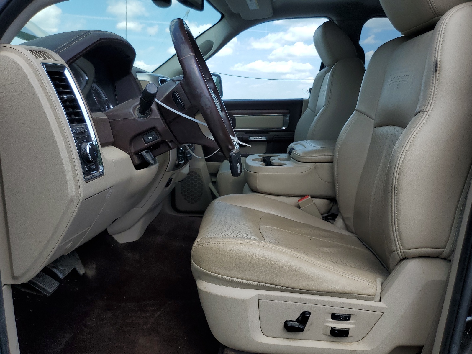 1C6RR7NM6HS872160 2017 Ram 1500 Laramie