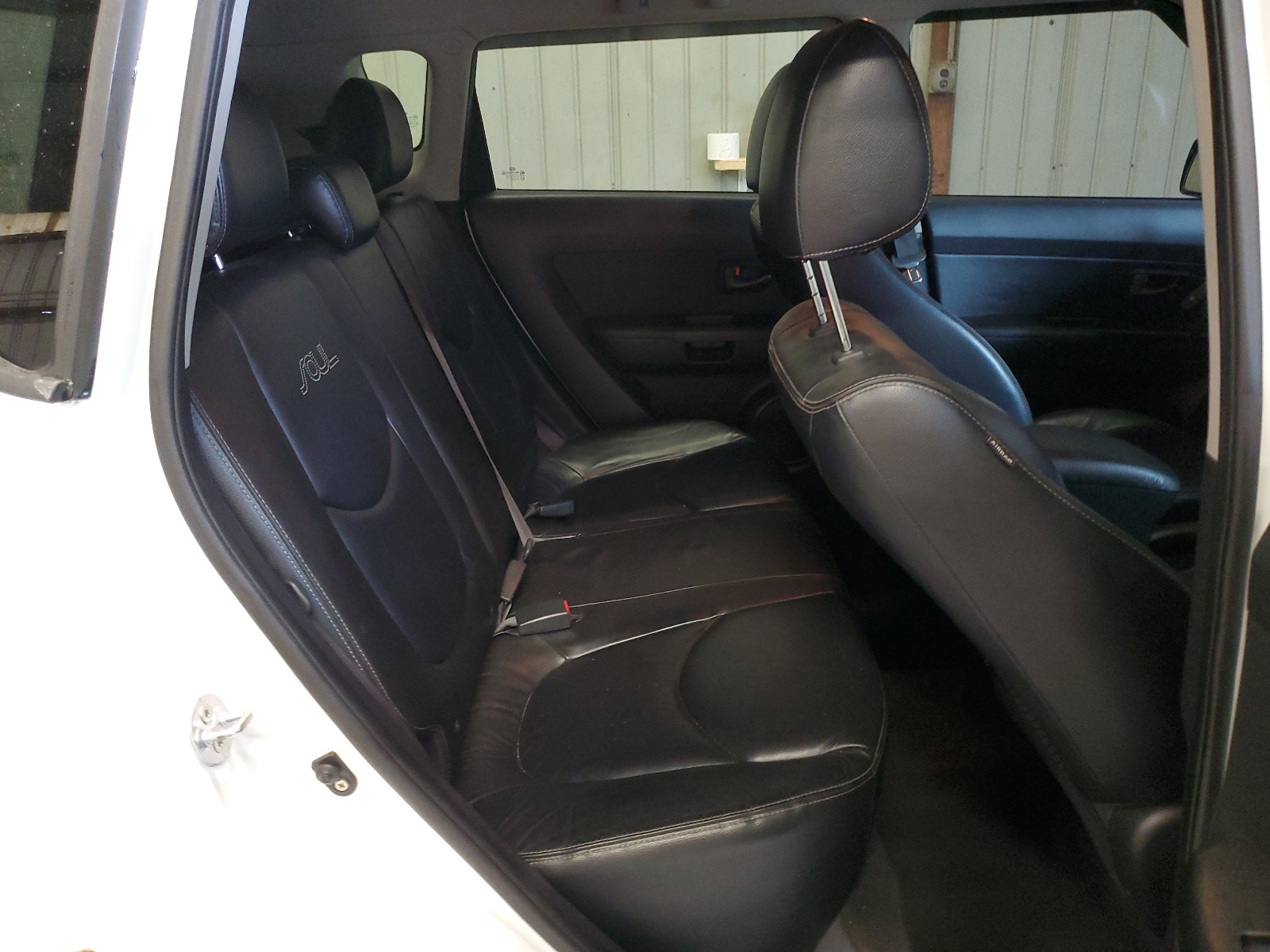 KNDJT2A21B7726273 2011 Kia Soul +