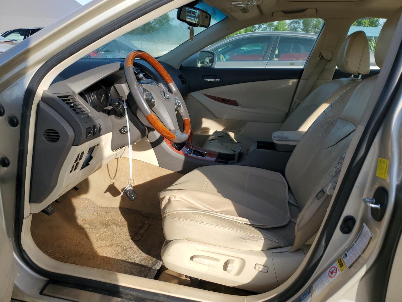 2010 Lexus ES - Image 7