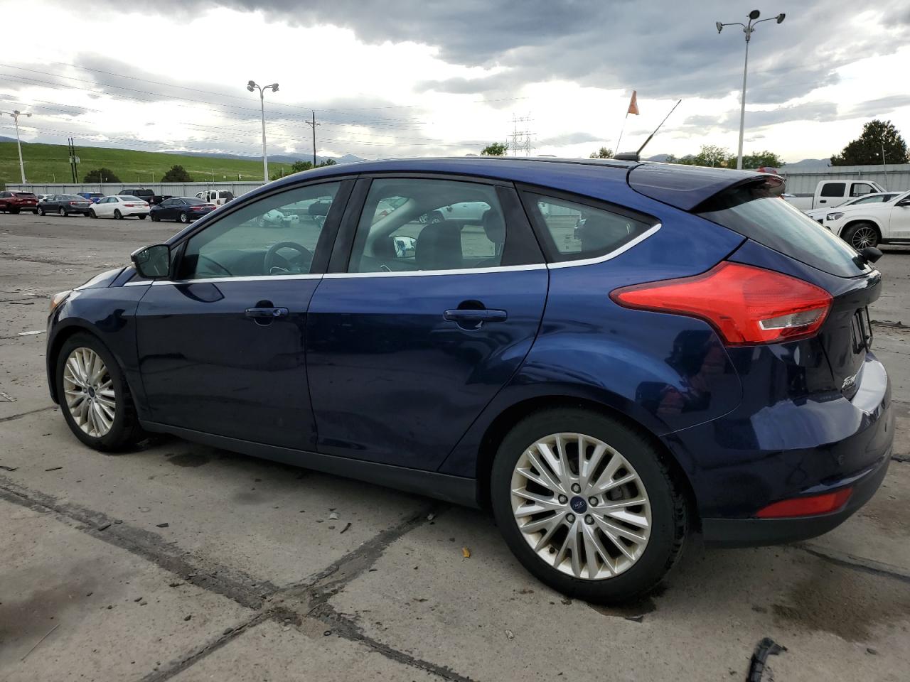 VIN 1FADP3N27HL205632 2017 FORD FOCUS no.2