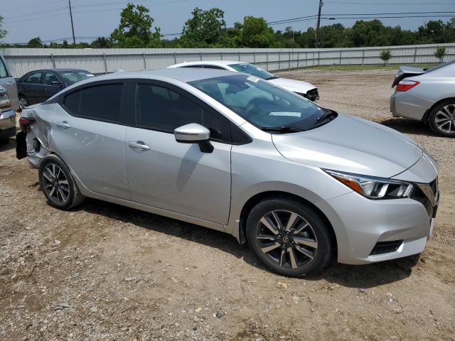  NISSAN VERSA 2021 Сріблястий
