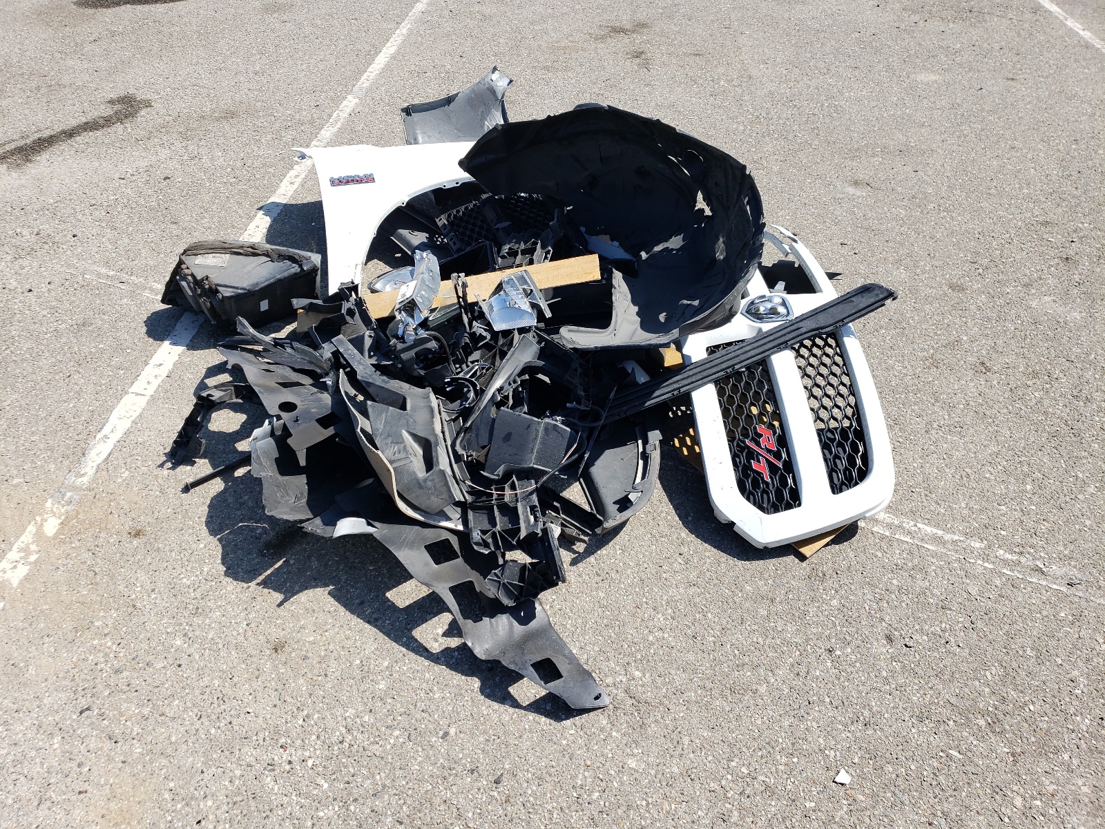 3C6JR6CT8EG171303 2014 Ram 1500 Sport