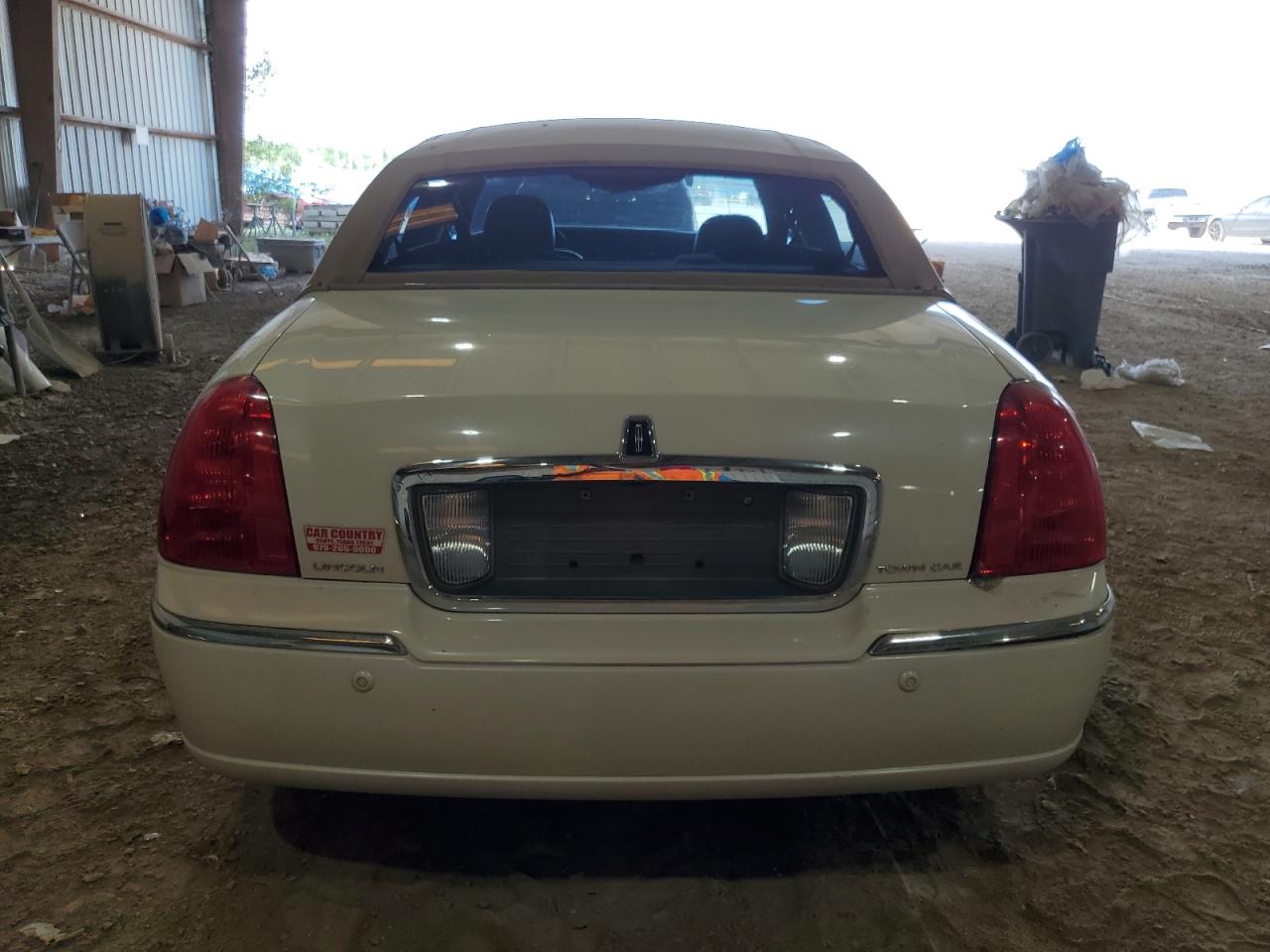 2004 Lincoln Town Car Ultimate VIN: 1LNHM83W04Y669670 Lot: 54685644