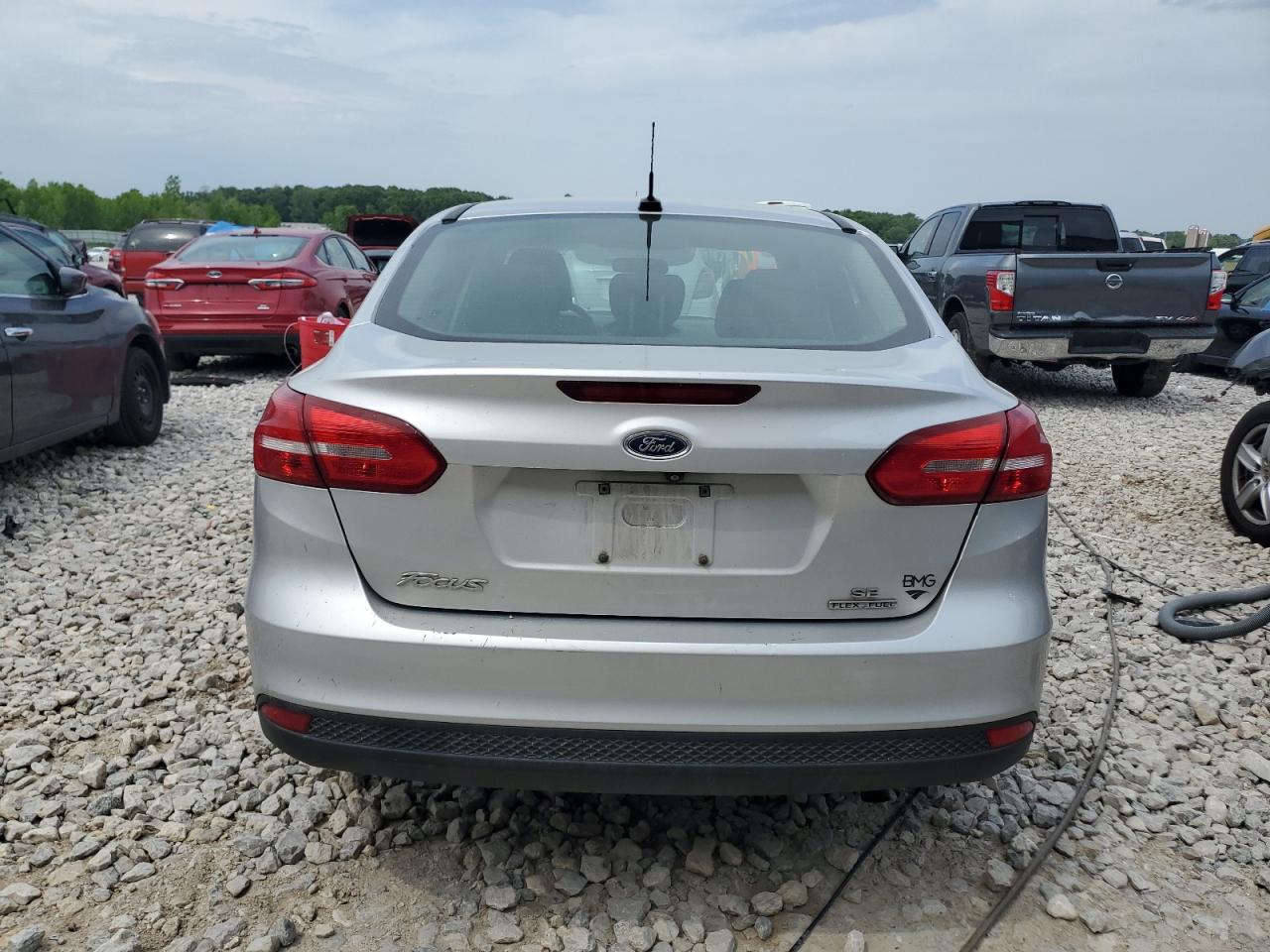 1FADP3F22GL399905 2016 Ford Focus Se