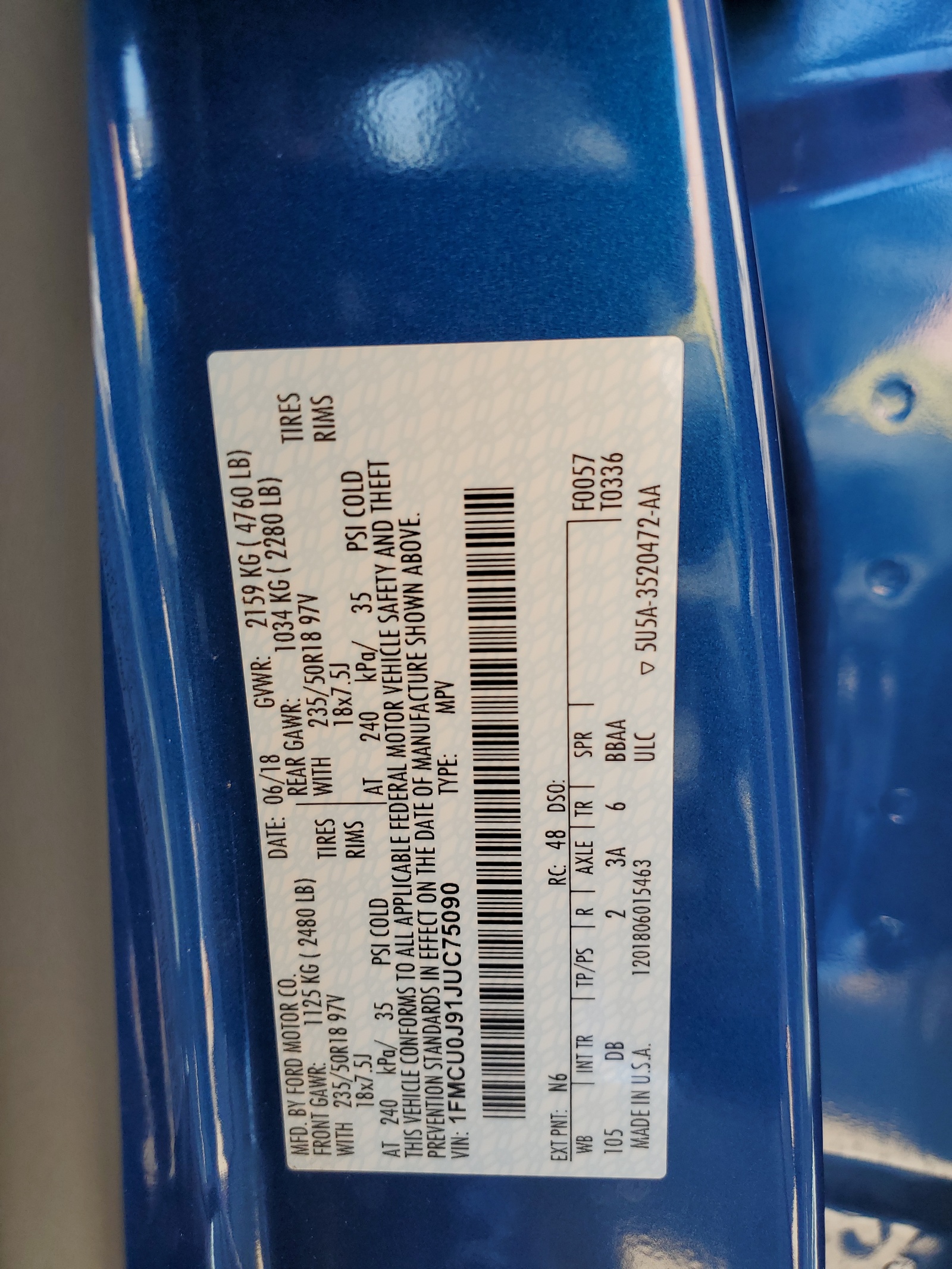 1FMCU0J91JUC75090 2018 Ford Escape Titanium