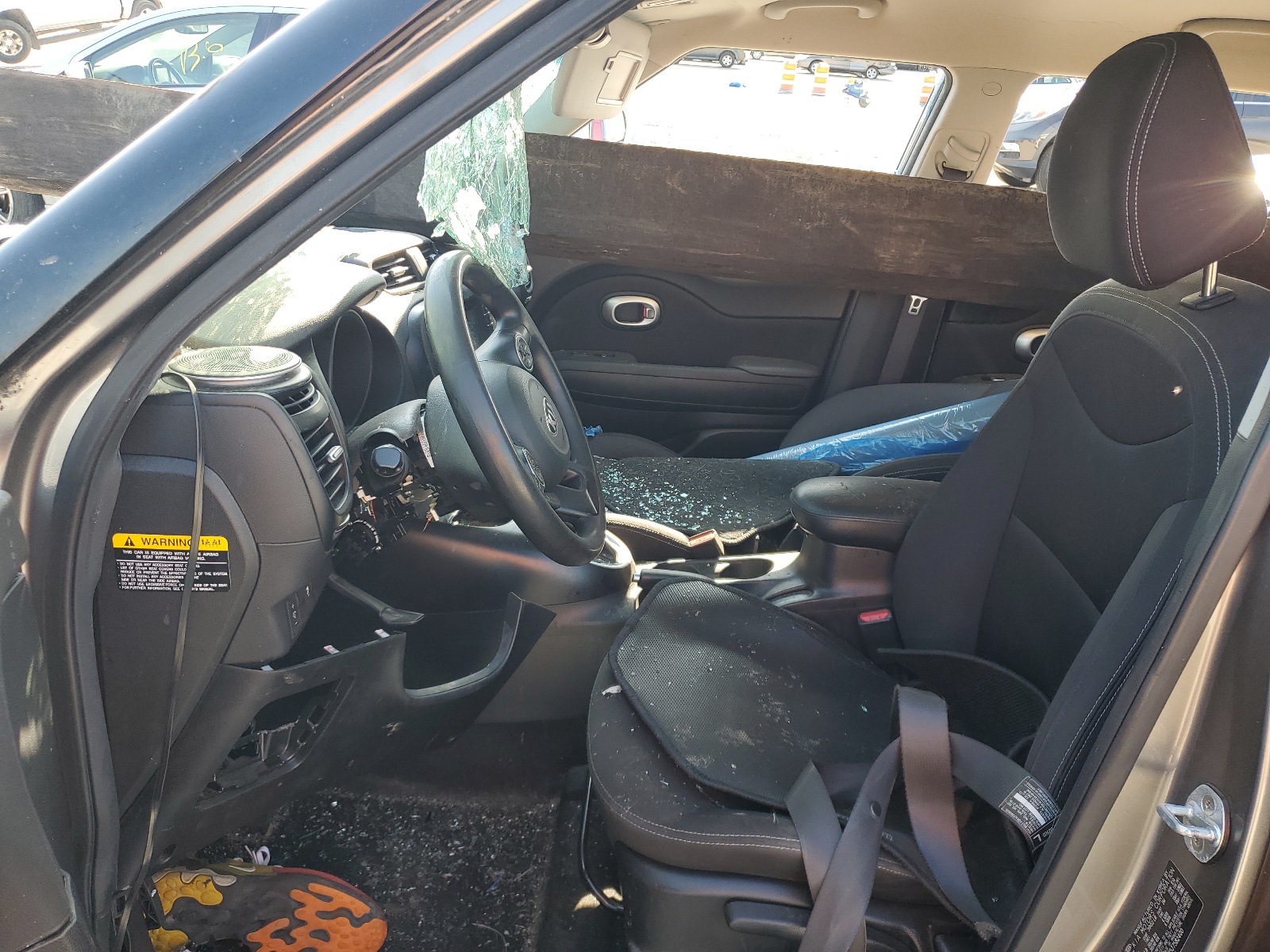 KNDJN2A25J7582400 2018 Kia Soul