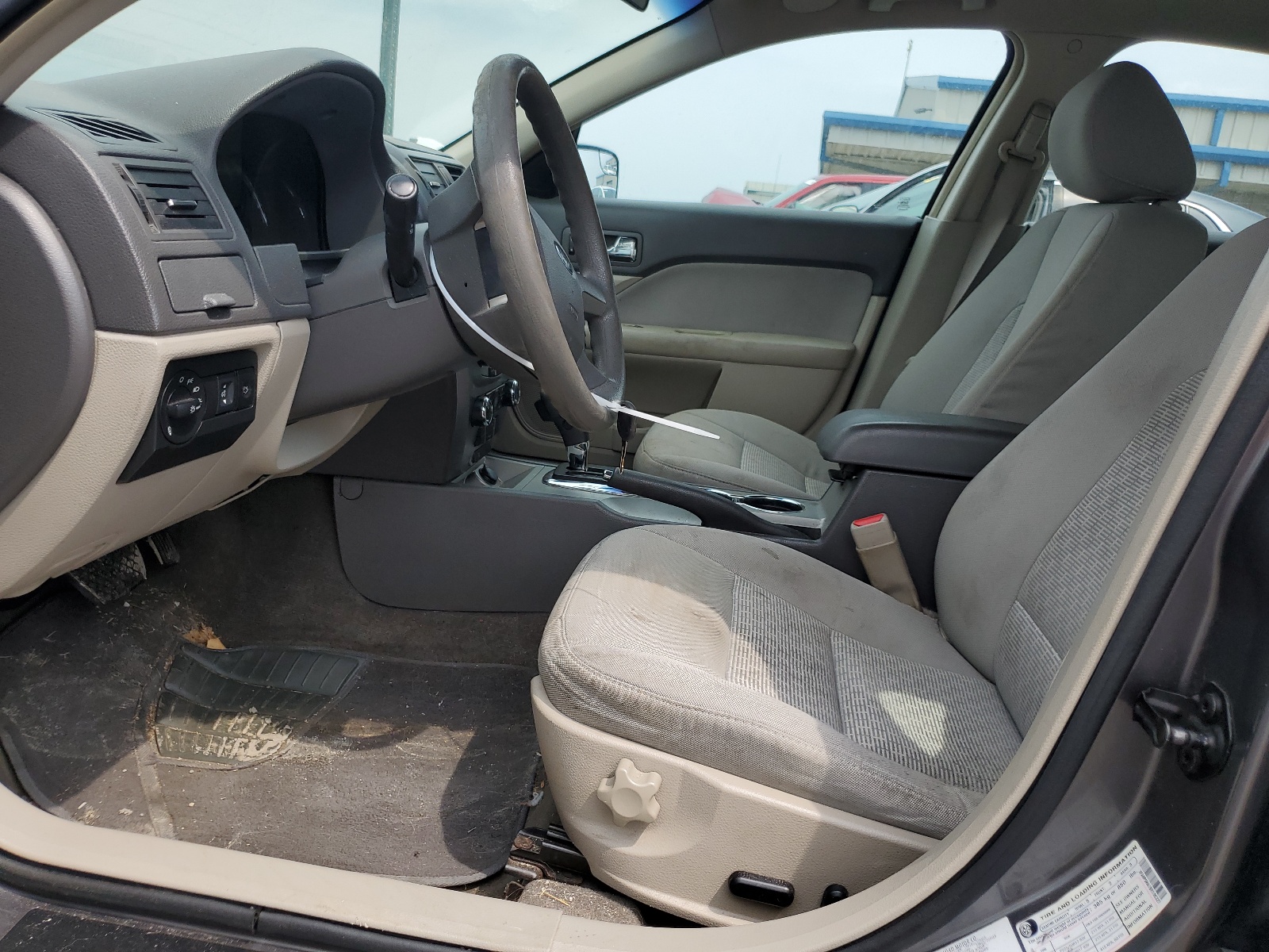 3FAHP0HA1BR105327 2011 Ford Fusion Se