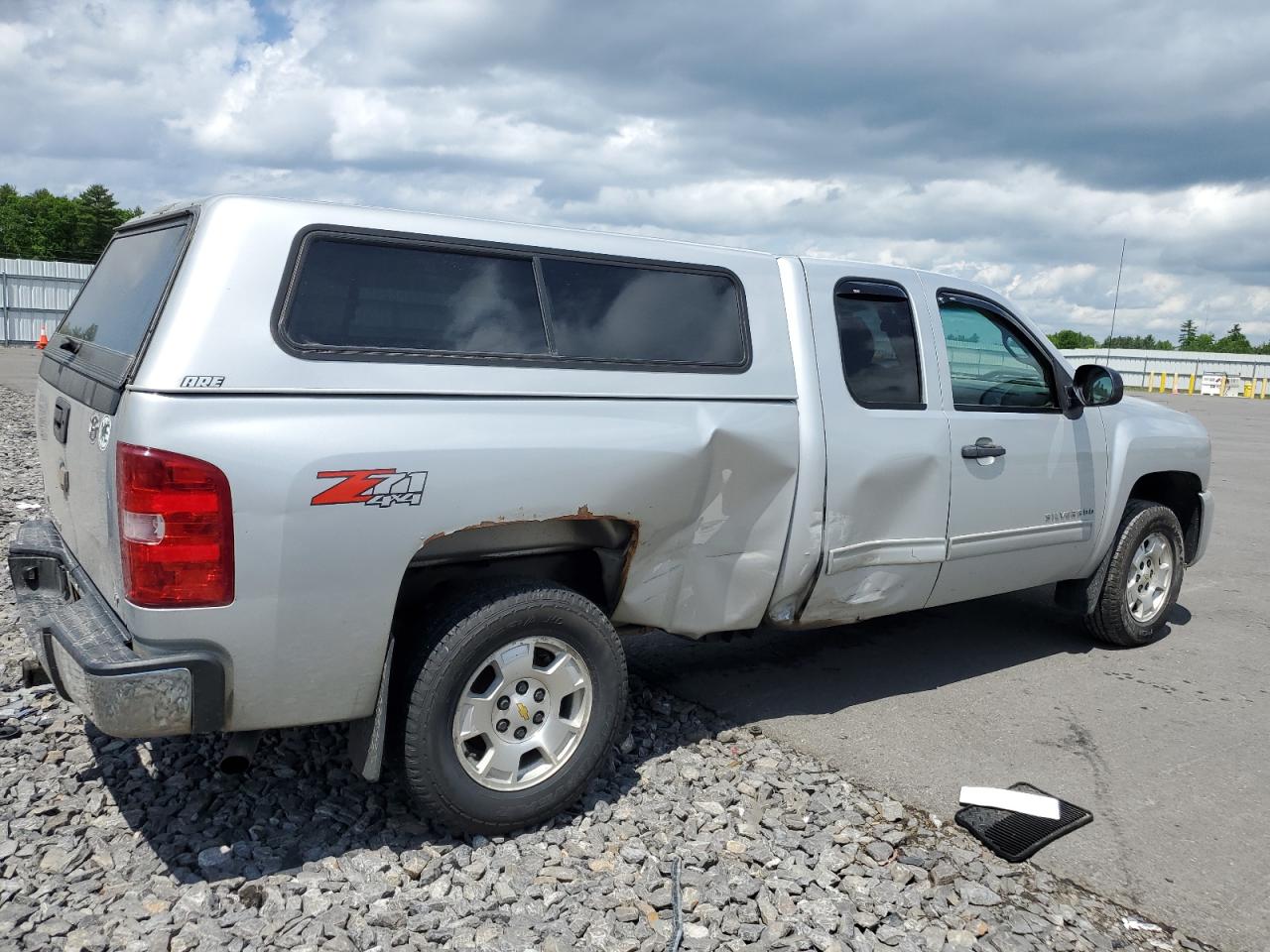 2011 Chevrolet Silverado - Image 3