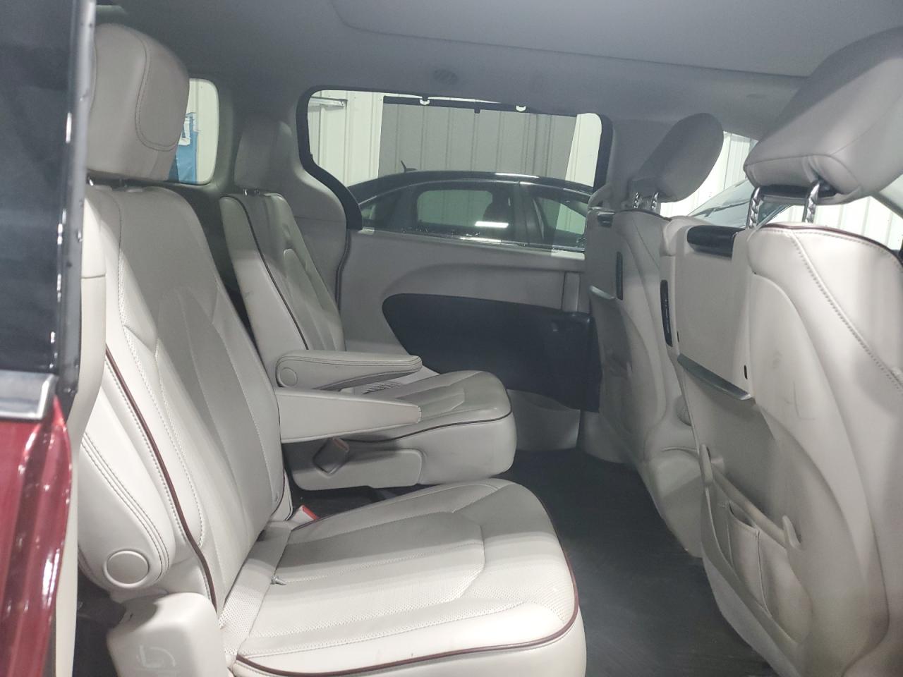 2017 Chrysler Pacifica Limited VIN: 2C4RC1GG5HR512779 Lot: 55307564