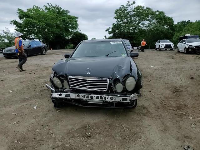 1999 Mercedes-Benz E 320 4Matic VIN: WDBJF82H4XX018263 Lot: 55450754