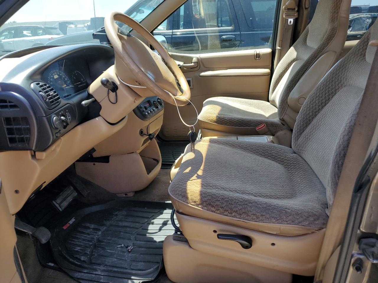 1998 Dodge Caravan VIN: 2B4GP25R3WR629258 Lot: 55959594