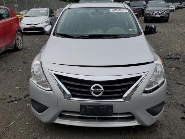  NISSAN VERSA 2019 Серебристый