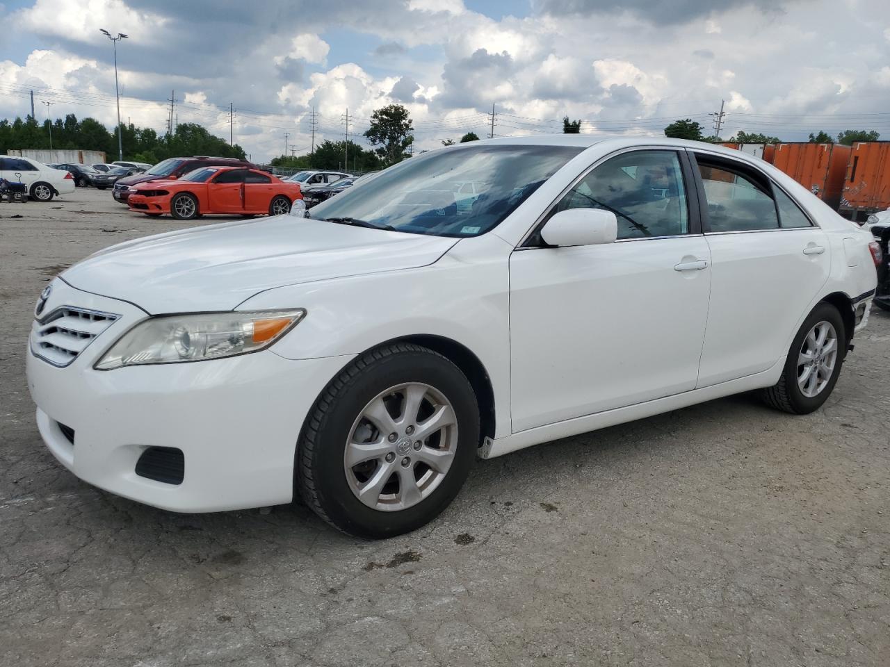 2011 Toyota Camry Base продається в Chicago Heights, IL - Rear End