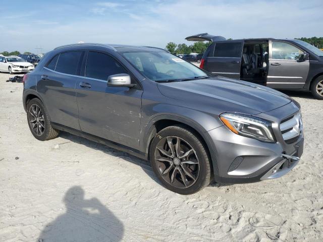  MERCEDES-BENZ GLA-CLASS 2015 Silver