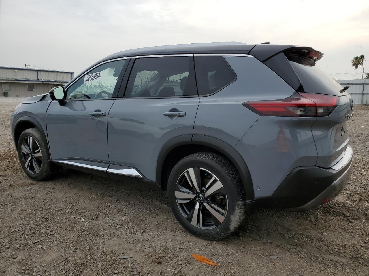 2023 Nissan Rogue - Image 2