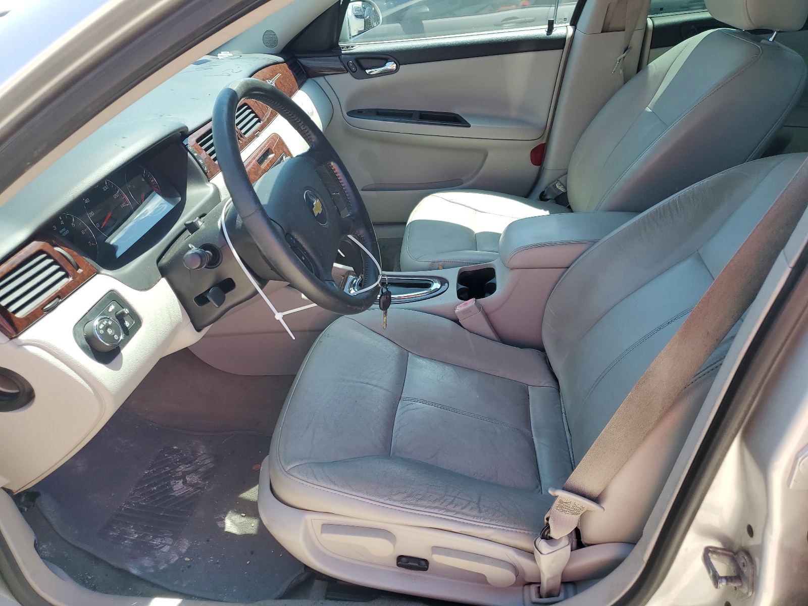 2G1WB5EN4A1266934 2010 Chevrolet Impala Lt