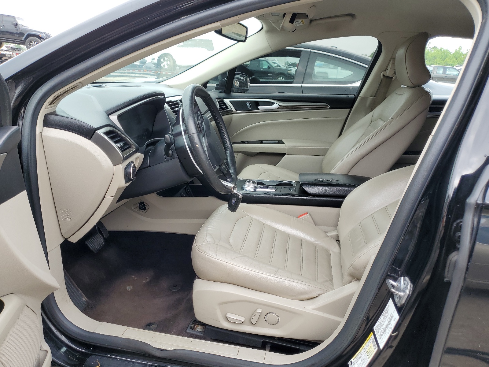 3FA6P0HDXHR114652 2017 Ford Fusion Se