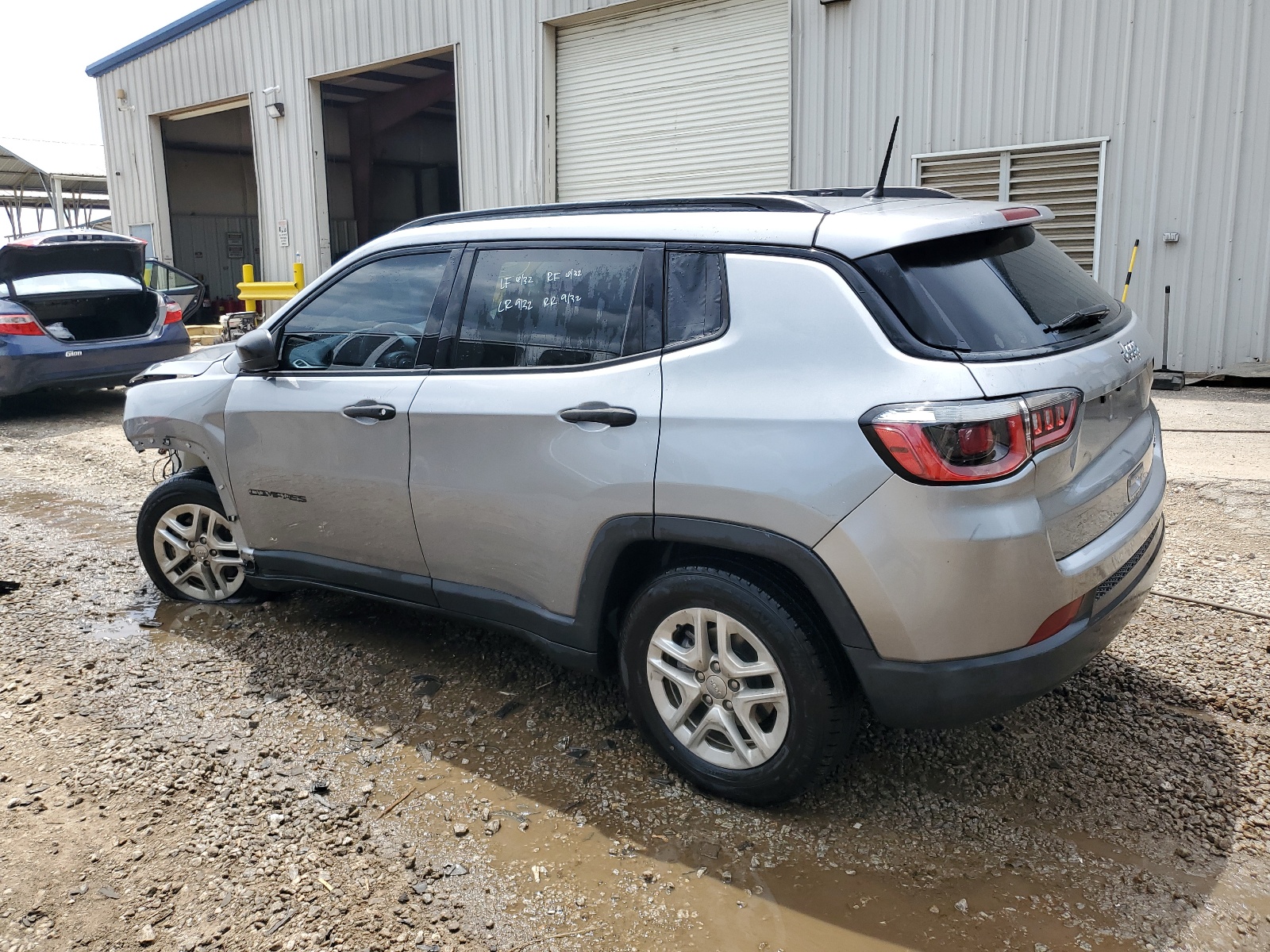 2018 Jeep Compass Sport vin: 3C4NJCAB1JT215041