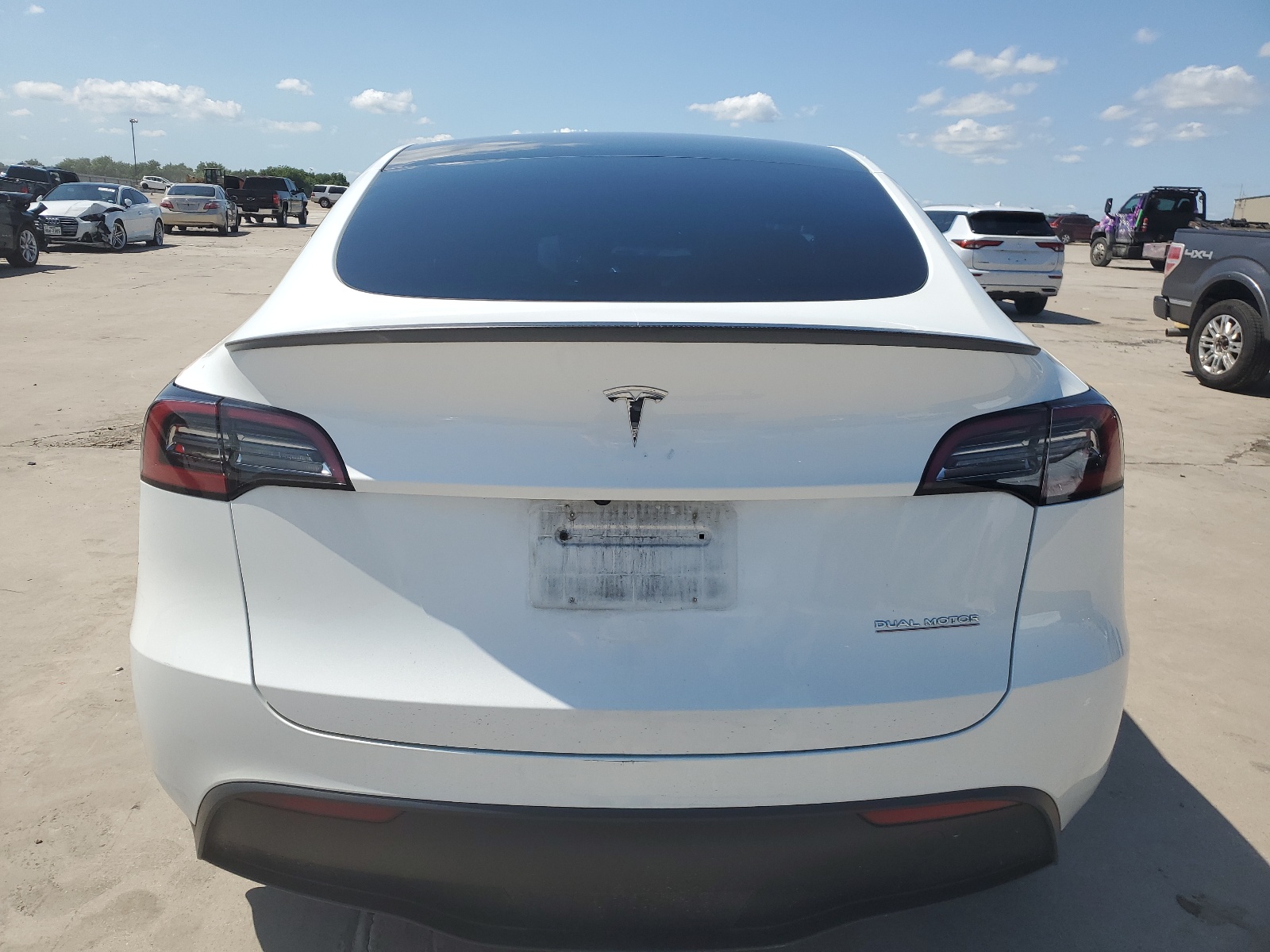 7SAYGDEF9PF765757 2023 Tesla Model Y