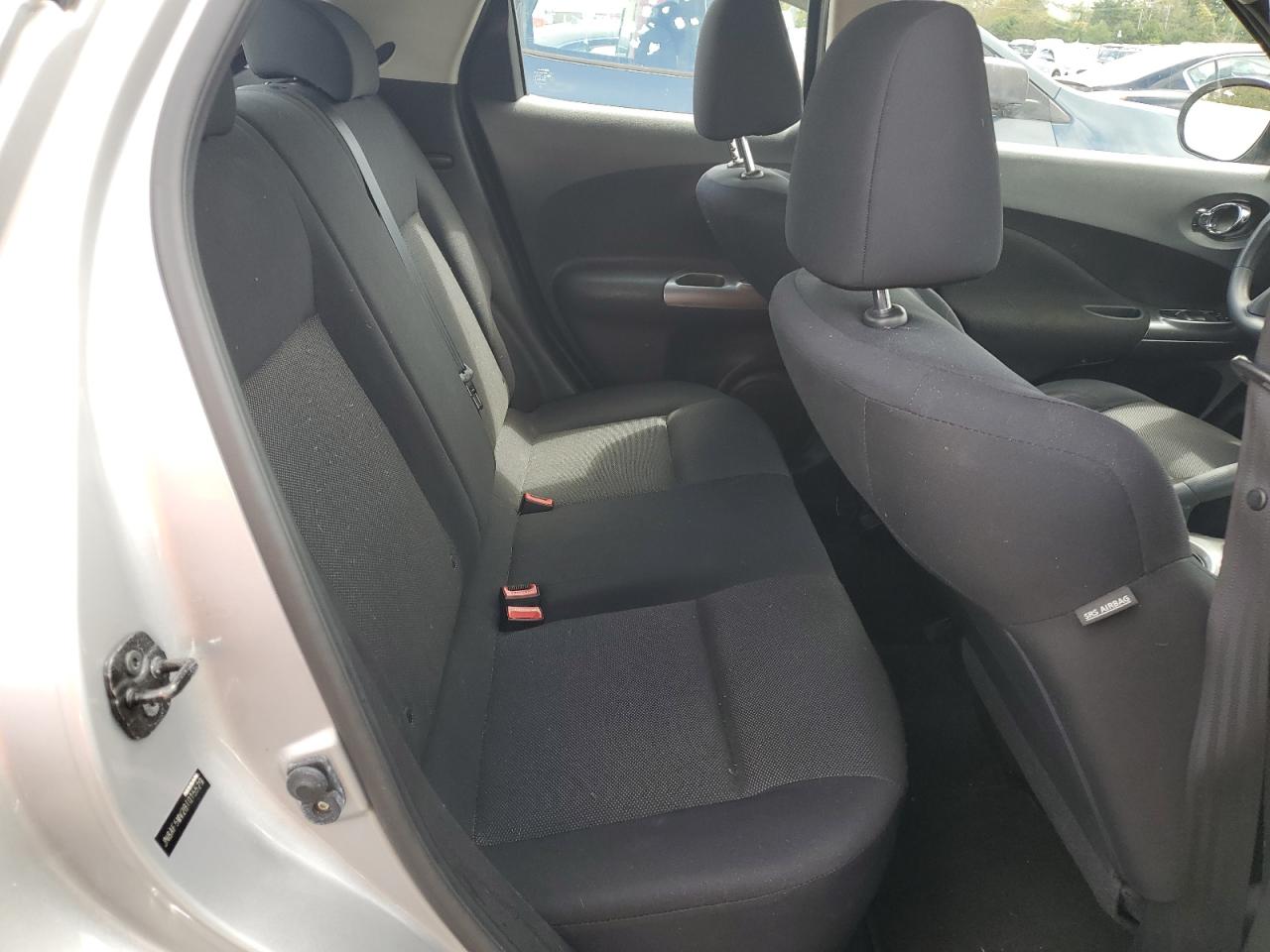 2011 Nissan Juke S VIN: JN8AF5MV2BT015529 Lot: 53575914