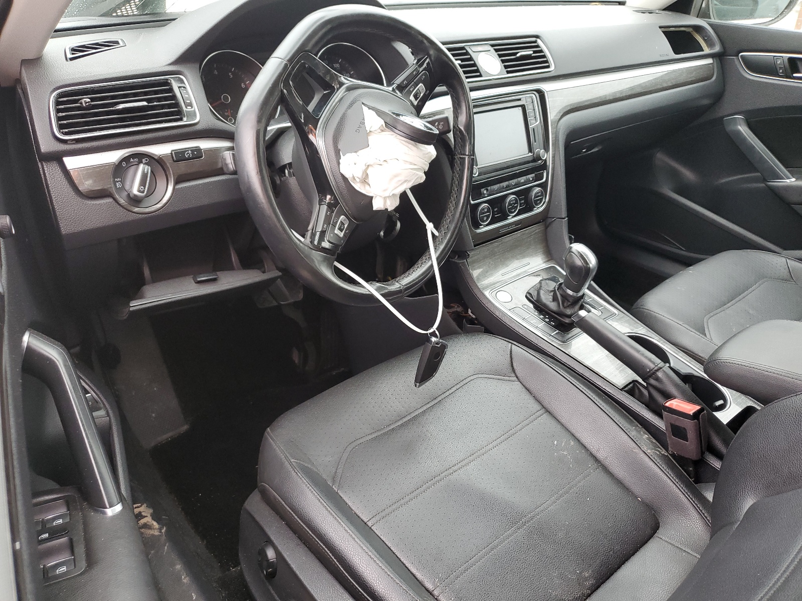 1VWGT7A33HC076391 2017 Volkswagen Passat Se