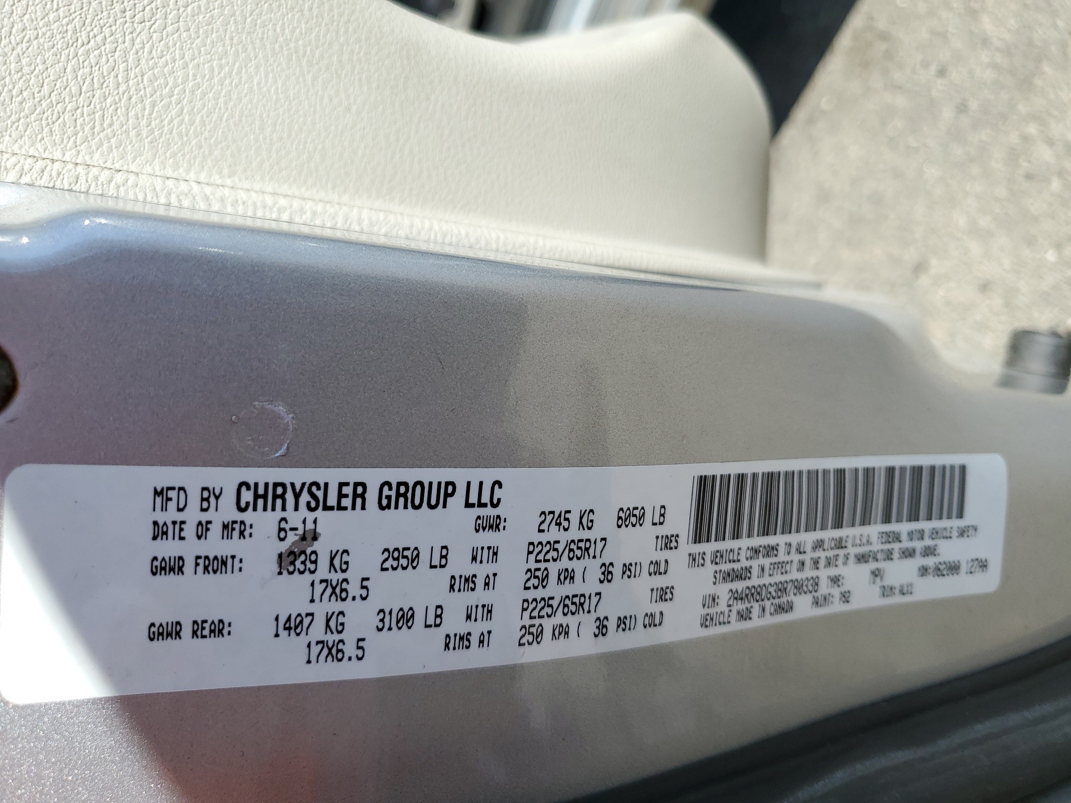 2A4RR8DG3BR780338 2011 Chrysler Town & Country Touring L