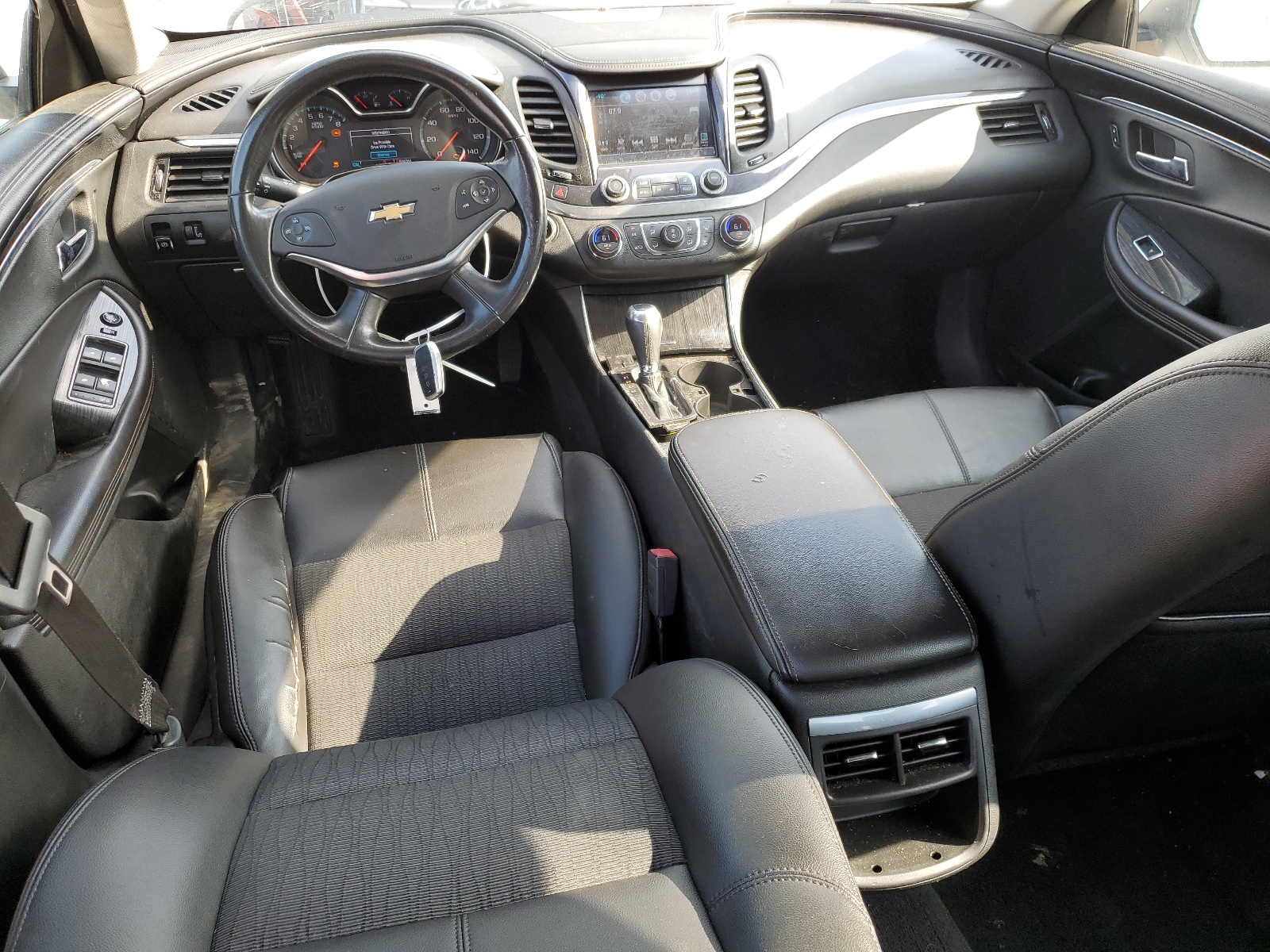 2G1105SAXJ9157901 2018 Chevrolet Impala Lt