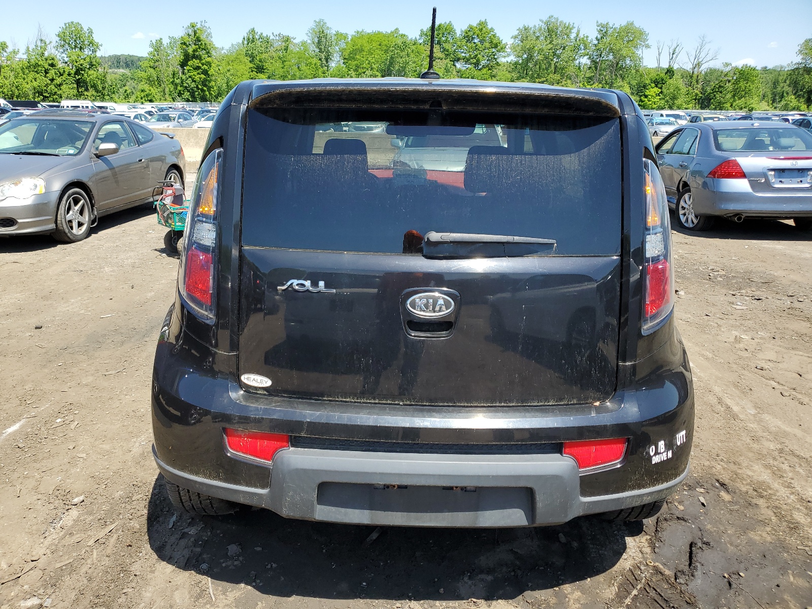 KNDJT2A27B7198660 2011 Kia Soul +