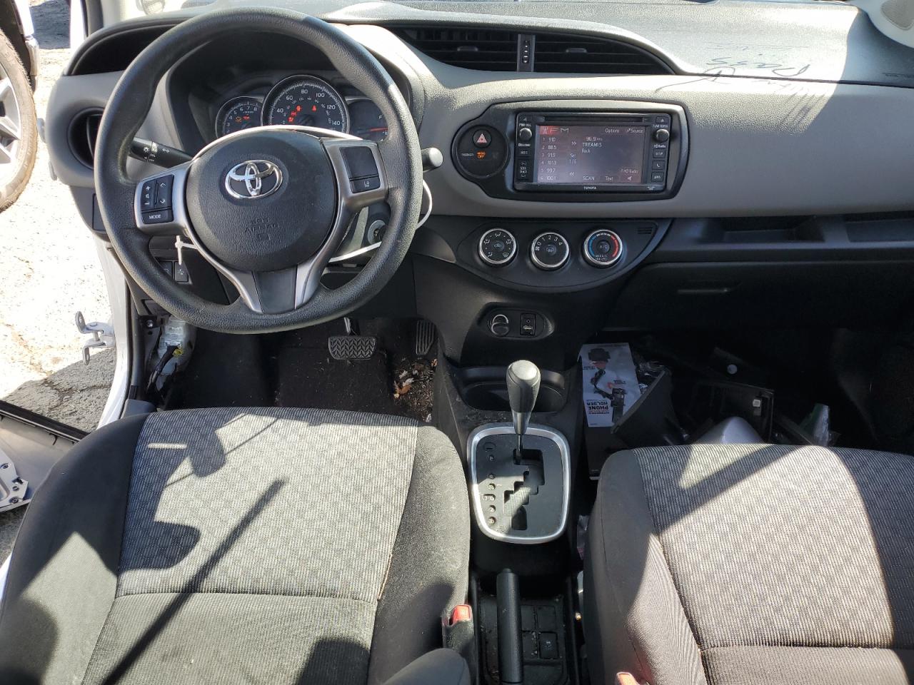 VNKKTUD32HA081205 2017 Toyota Yaris L