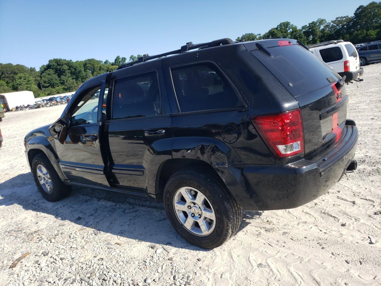 2006 Jeep Grand Cherokee - Image 2