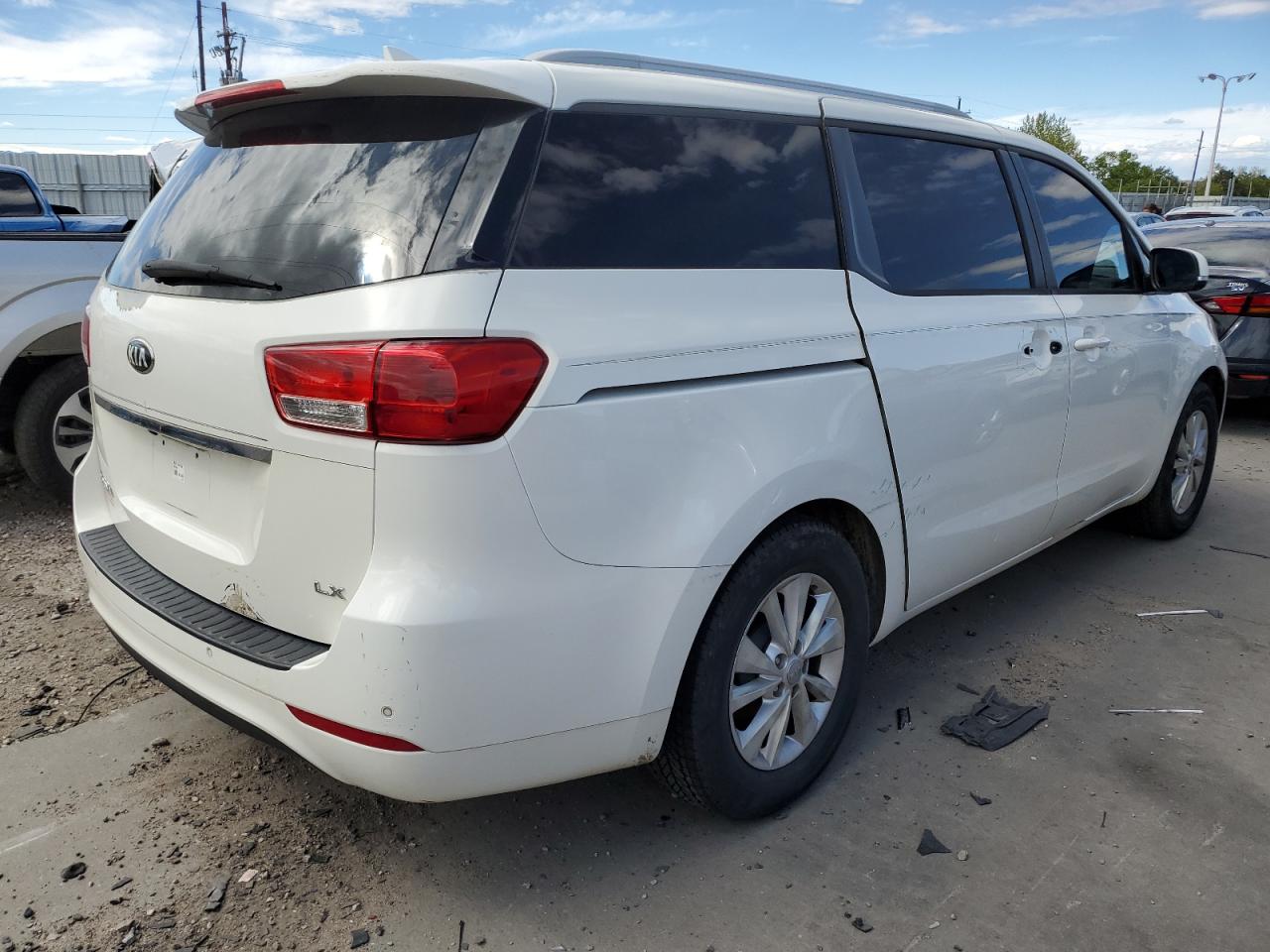 2015 Kia Sedona - Image 3