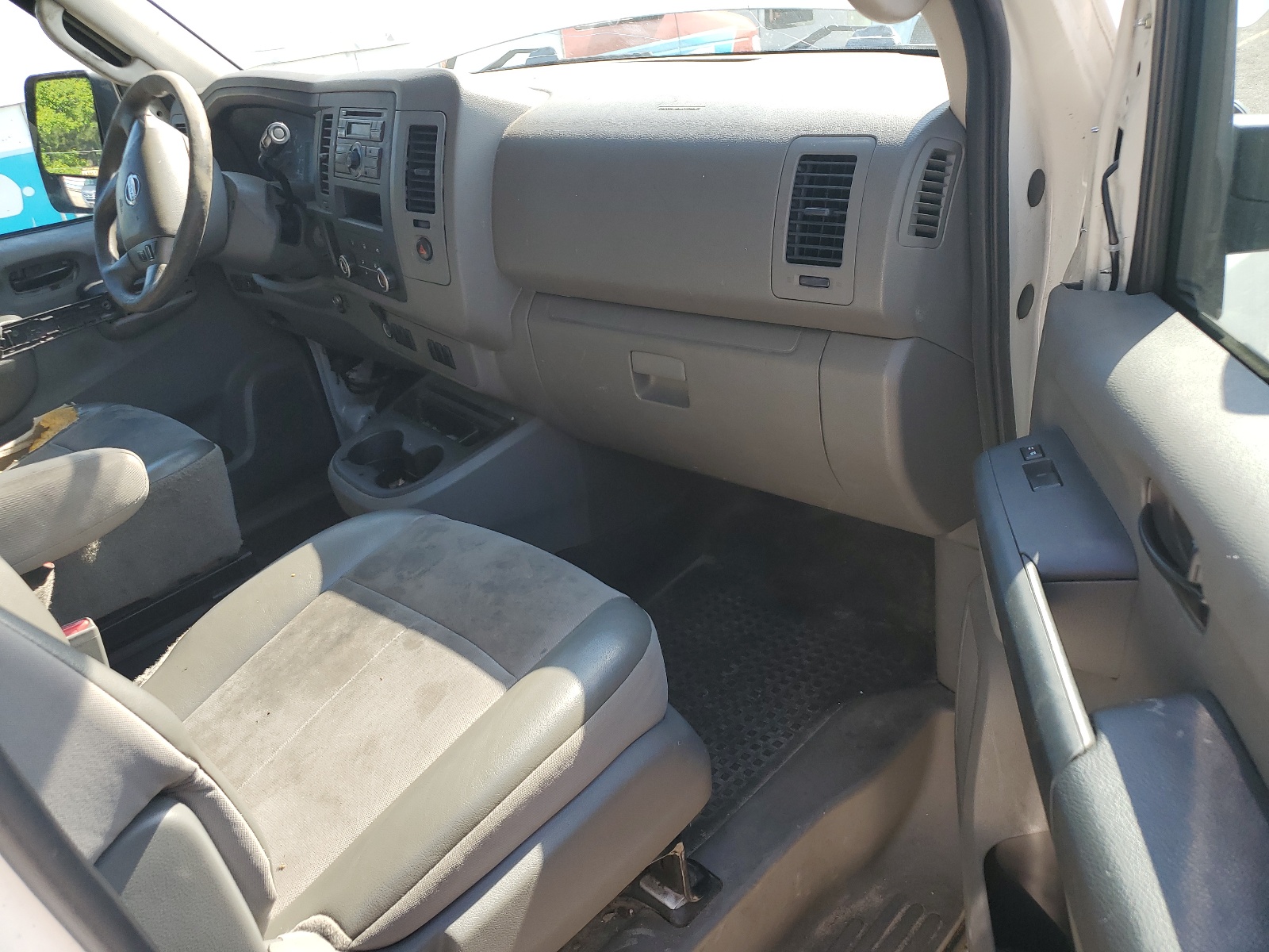 1N6BF0LXXEN103398 2014 Nissan Nv 2500