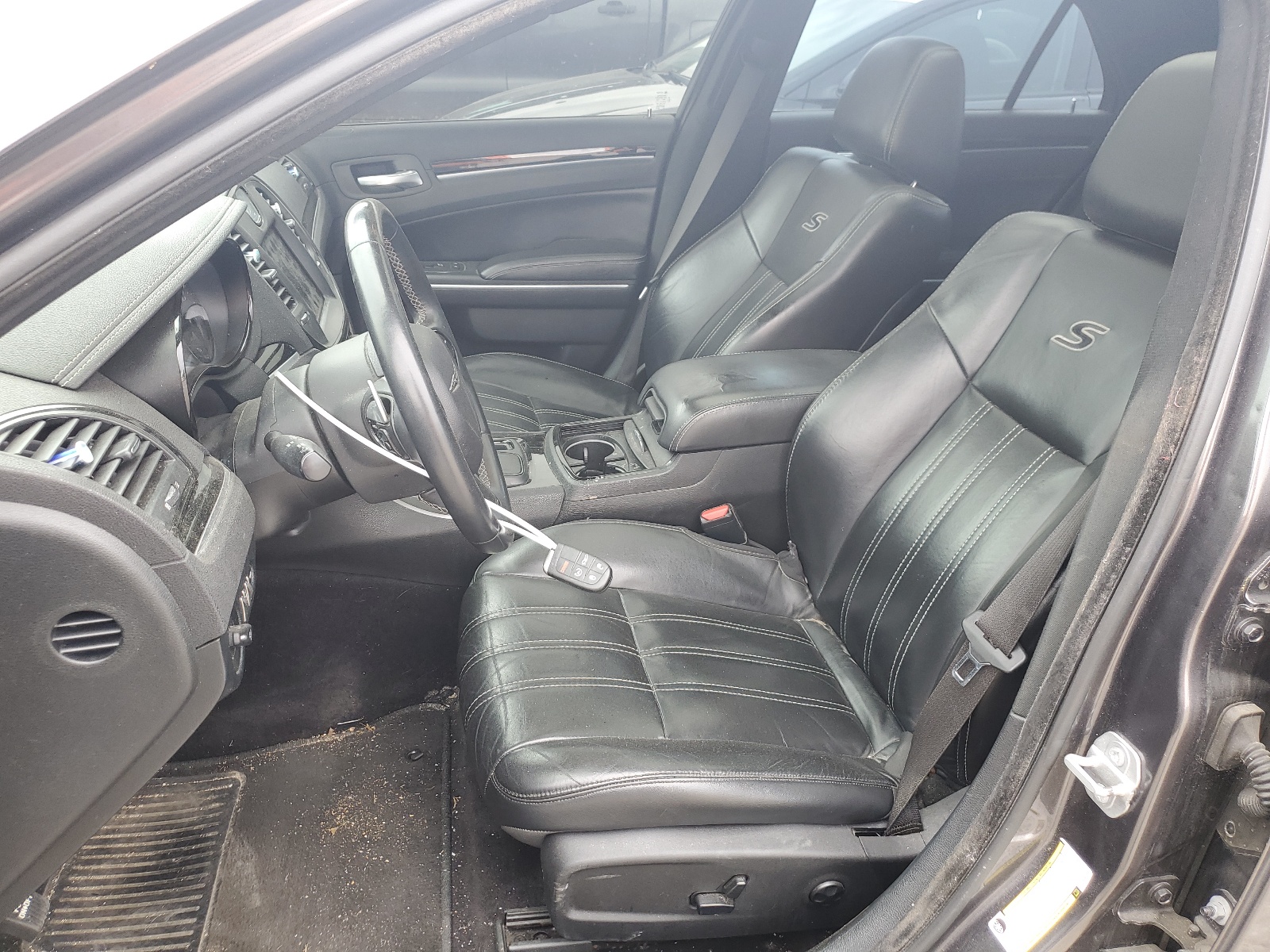 2C3CCABG1JH264219 2018 Chrysler 300 S