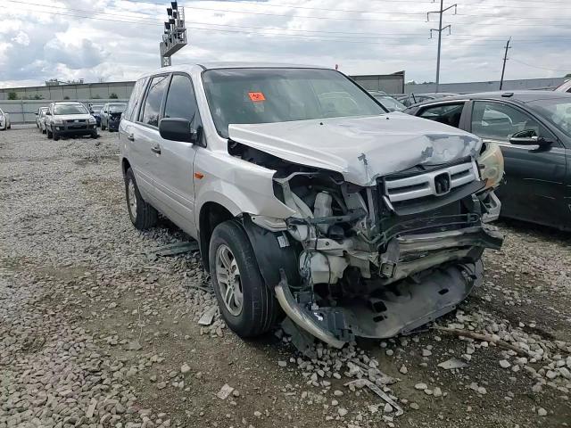 2006 Honda Pilot Lx VIN: 5FNYF18116B005724 Lot: 55698624