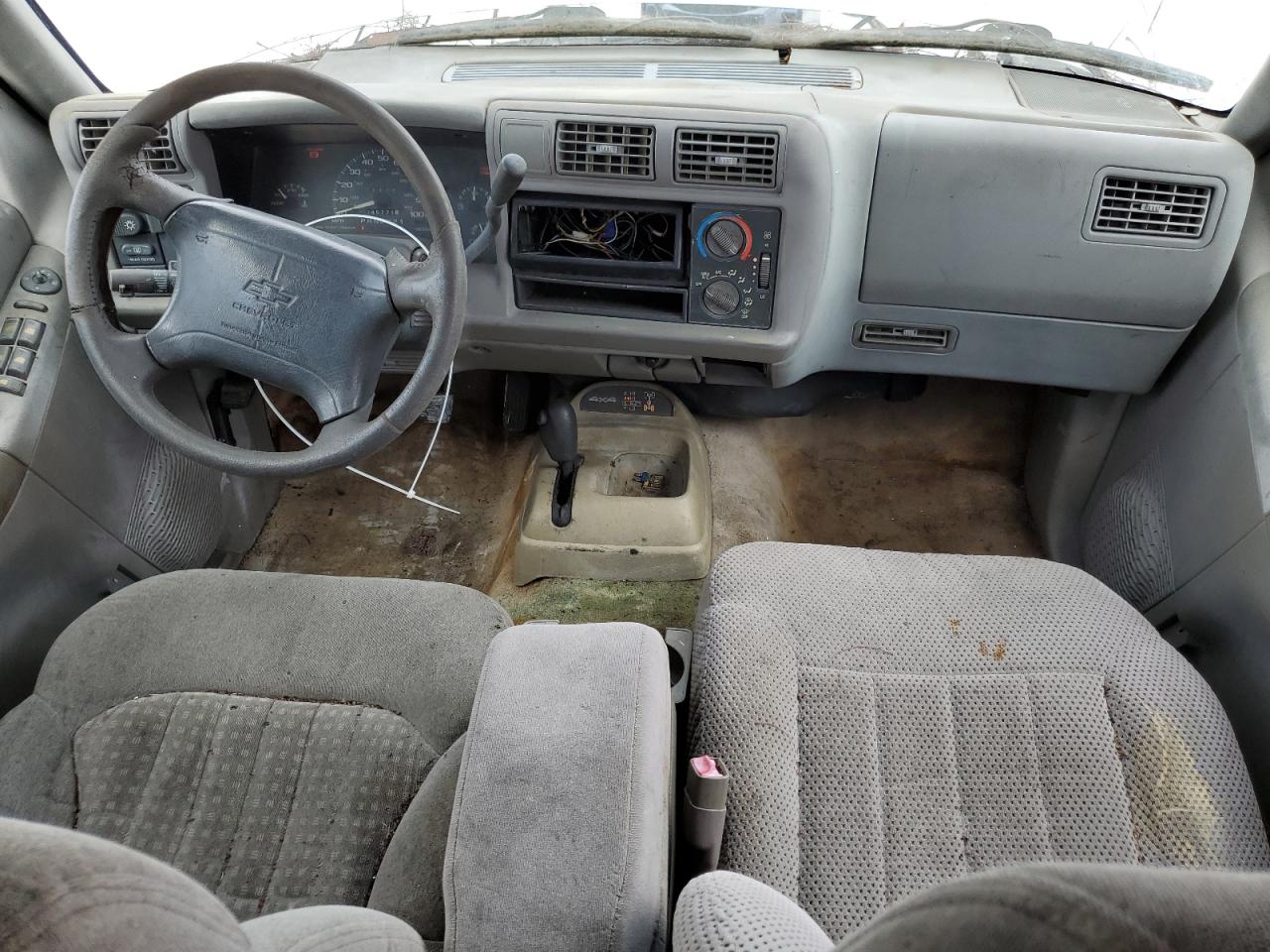 1996 Chevrolet Blazer VIN: 1GNDT13W5T2167789 Lot: 73176674