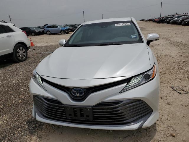  TOYOTA CAMRY 2018 Белый