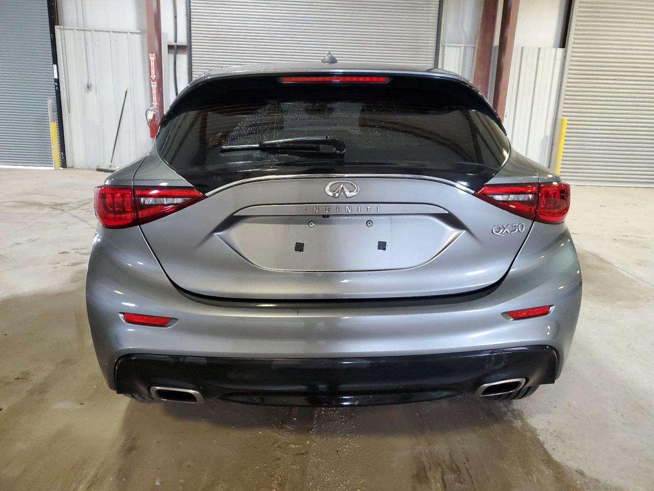 2018 Infiniti QX30 - Image 6