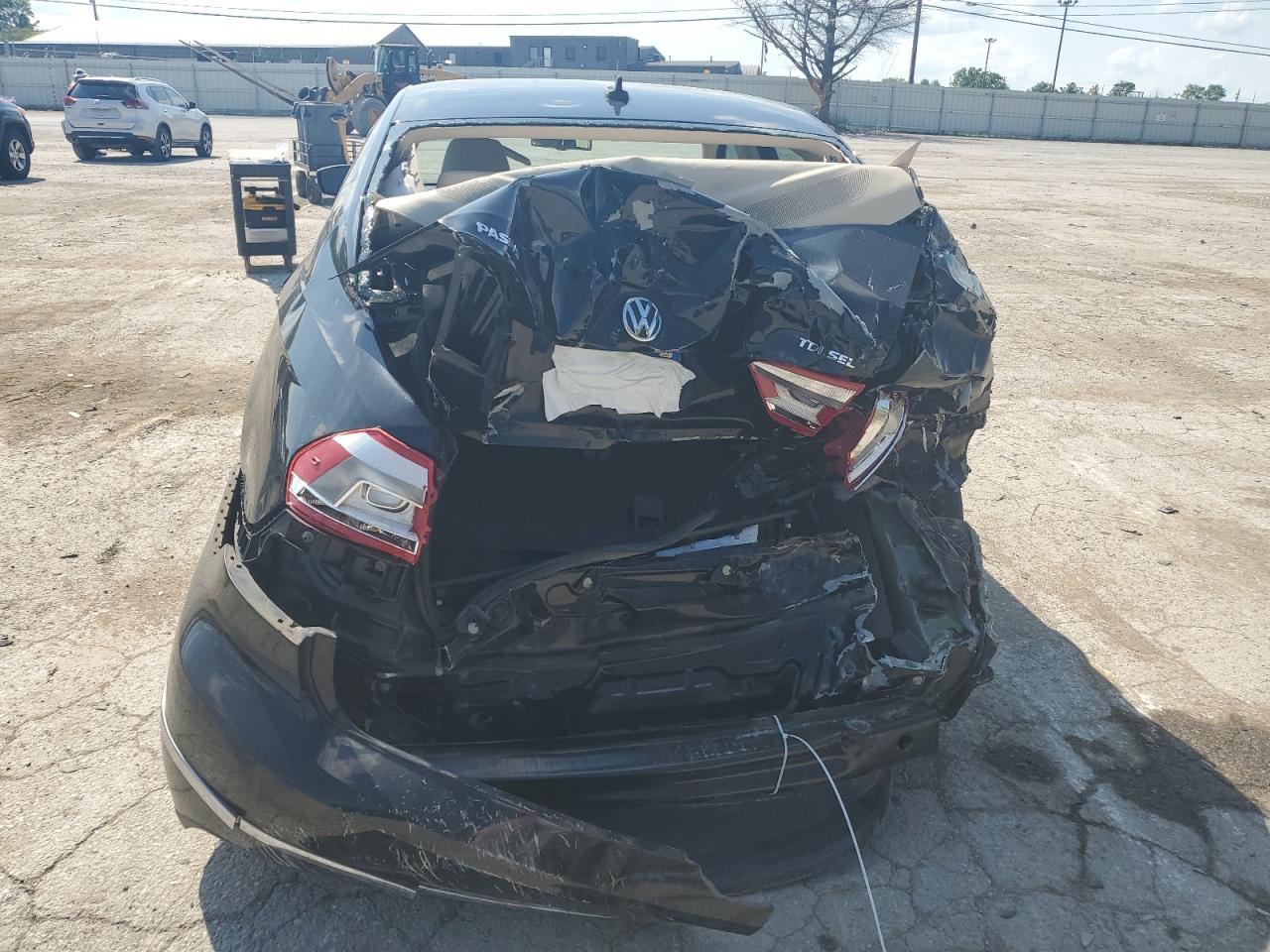 2015 Volkswagen Passat Sel VIN: 1VWCV7A36FC071966 Lot: 55702524