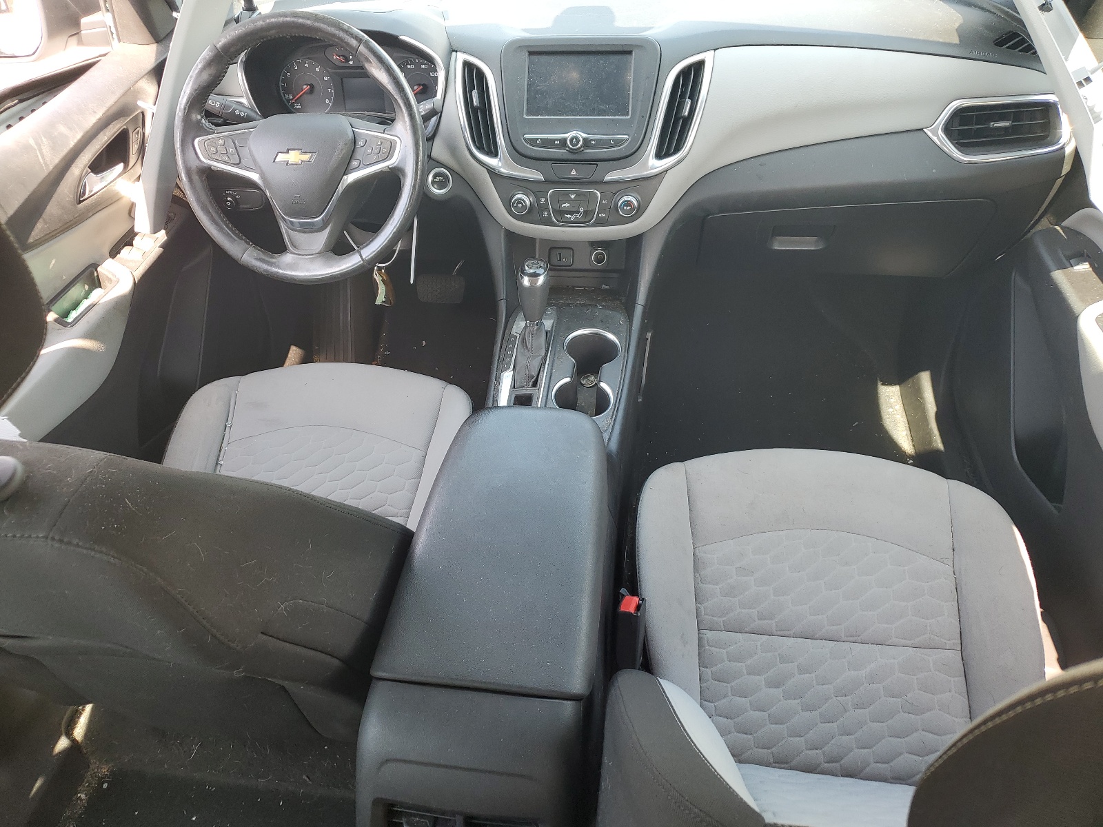 2GNAXHEV9J6229358 2018 Chevrolet Equinox Ls