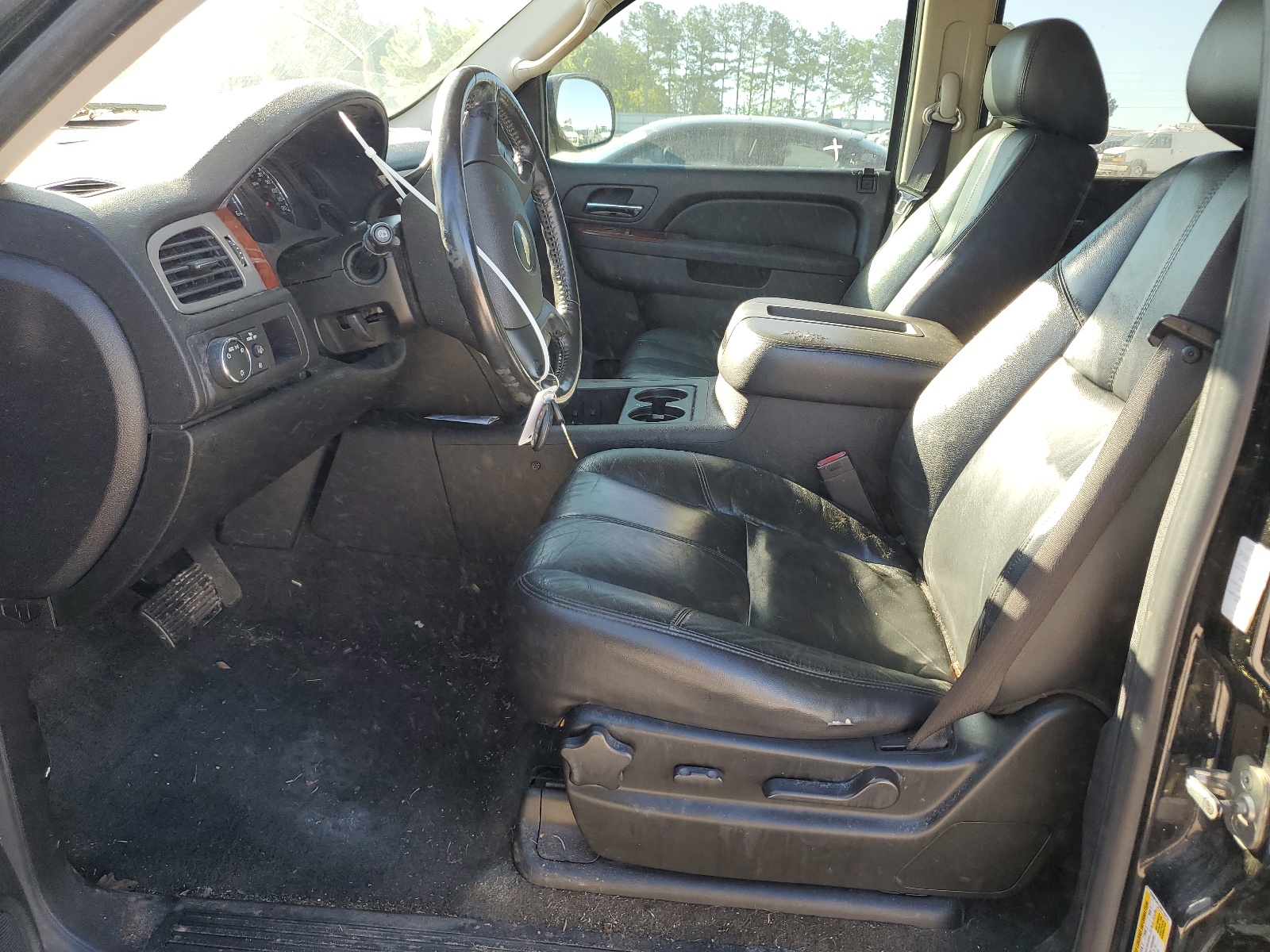 1GNMCBE33AR198228 2010 Chevrolet Tahoe C1500 Lt