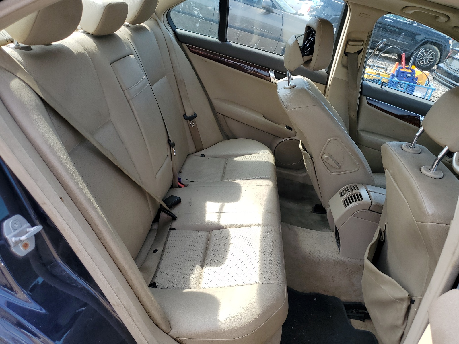 WDDGF8BB6BR134414 2011 Mercedes-Benz C 300 4Matic