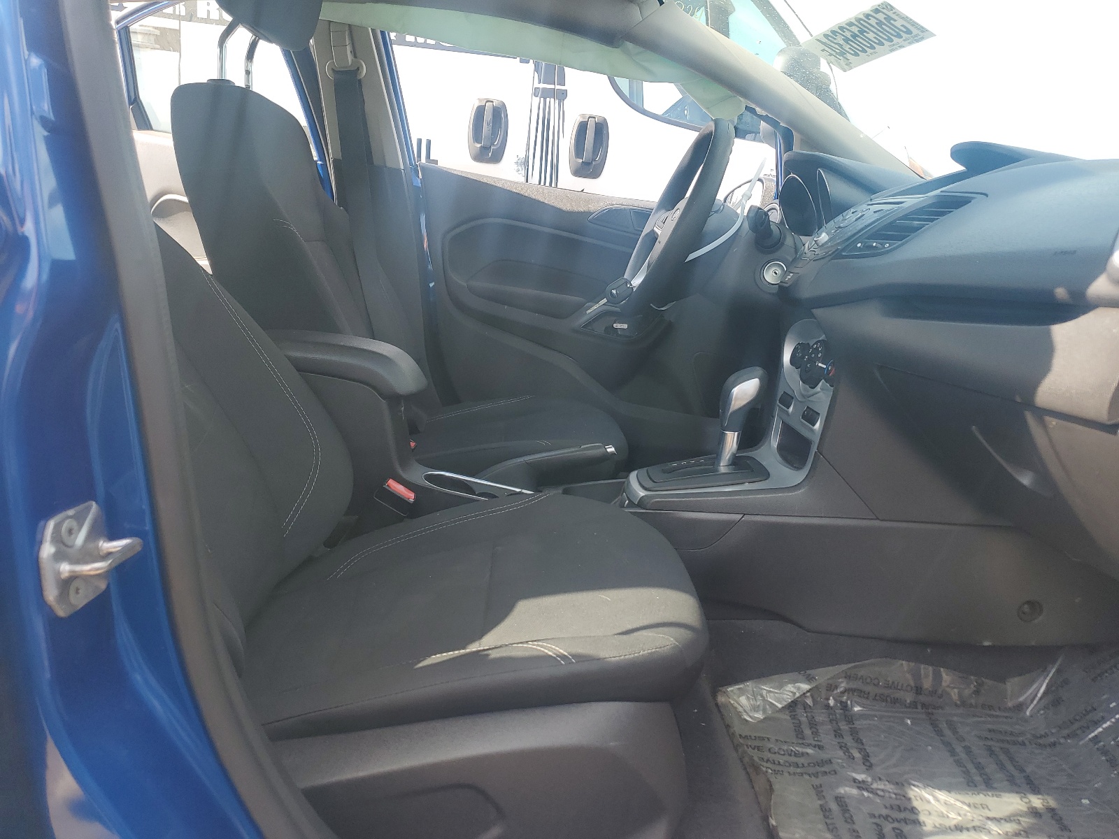 3FADP4BJ1JM129928 2018 Ford Fiesta Se