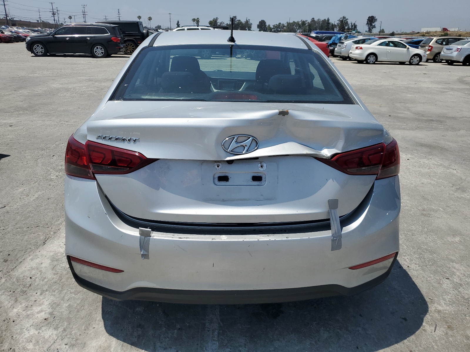 3KPC24A38JE017984 2018 Hyundai Accent Se