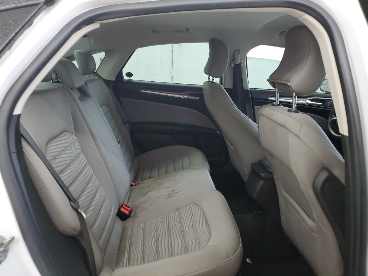 2016 Ford Fusion S VIN: 3FA6P0G70GR102035 Lot: 53602444