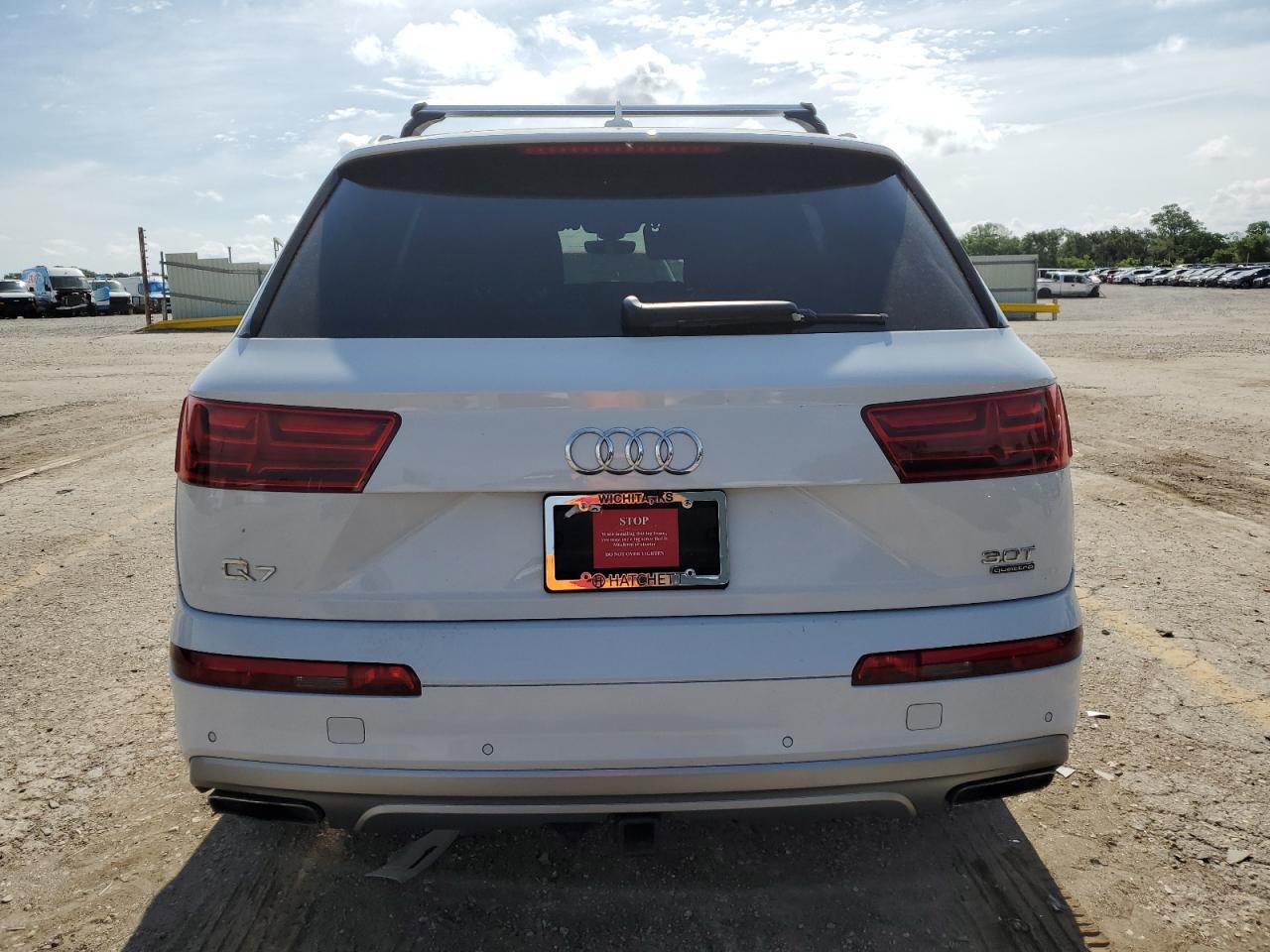 WA1VAAF76JD040617 2018 Audi Q7 Prestige