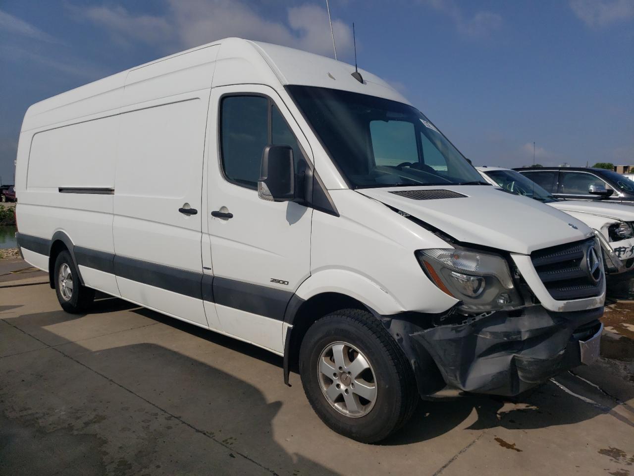 VIN WD3PE8CCXE5917312 2014 MERCEDES-BENZ SPRINTER no.4