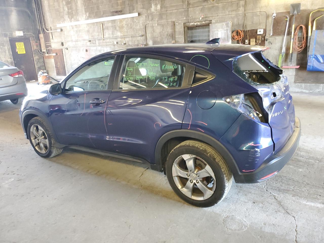 3CZRU6H35HM715565 2017 HONDA HR-V - Image 2