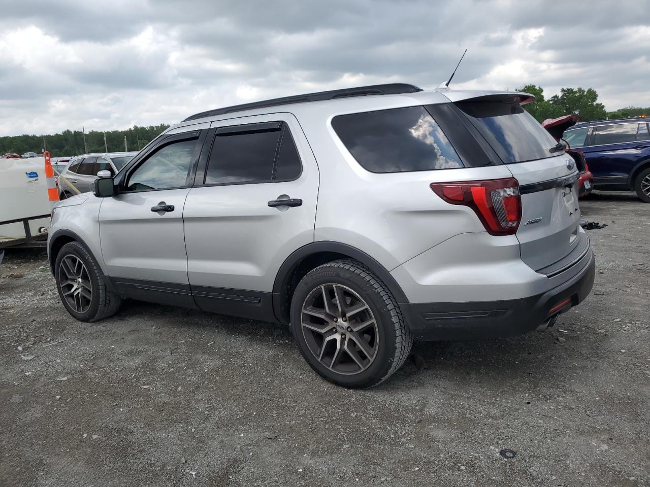 1FM5K8GT6JGB32165 2018 FORD EXPLORER - Image 2